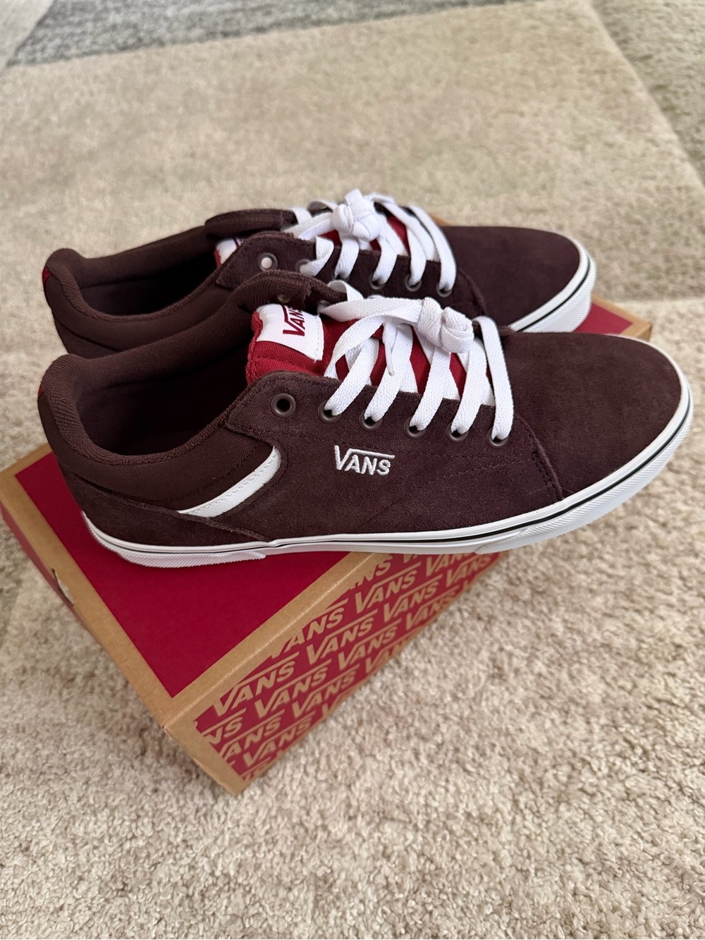 NWT Vans Seldan Tonal Chocolate Plum Men’s Size 9.5